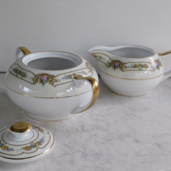 Black Knight Porcelain Cream and Sugar Set - Picture 6 of 9